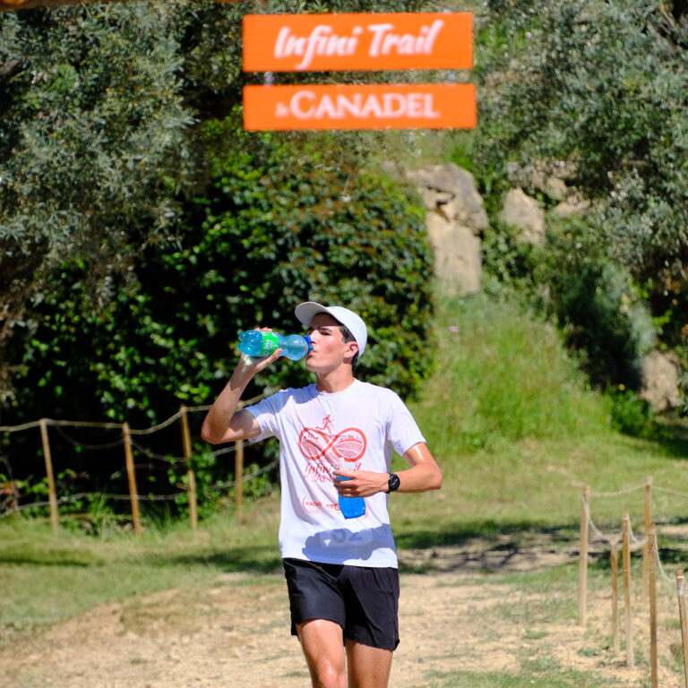 Infinitrail de Canadel Trail de Canadel infini printemps ciel vignes restanques infinitytrail backyard -6